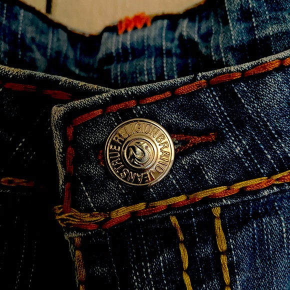 True Religion Custom Crop - Picture 2 of 5